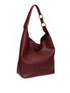 Borsa hobo in pelle bordeaux Ermanno Scervino vista di tre quarti con anelli dorati