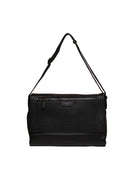 Borsa a tracolla messenger in pelle martellata nera Gianni Chiarini vista frontale con patta